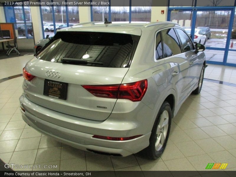 Florett Silver Metallic / Black 2019 Audi Q3 Premium quattro