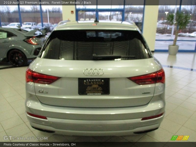 Florett Silver Metallic / Black 2019 Audi Q3 Premium quattro