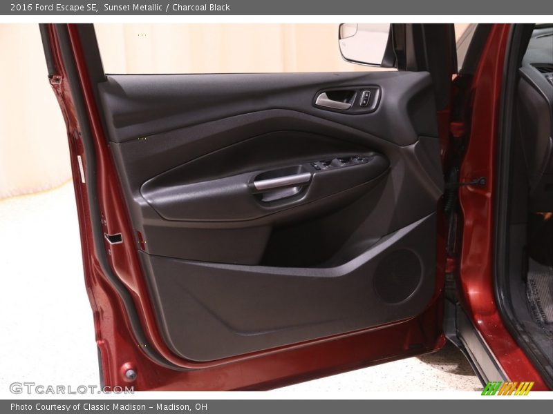 Sunset Metallic / Charcoal Black 2016 Ford Escape SE