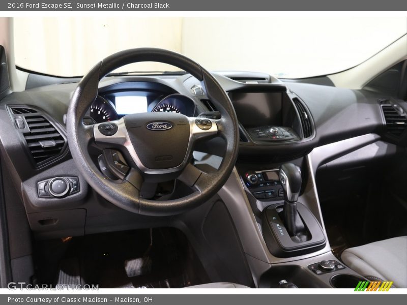 Sunset Metallic / Charcoal Black 2016 Ford Escape SE