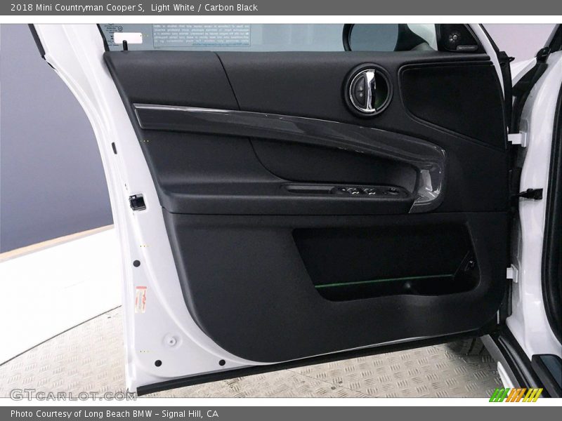Light White / Carbon Black 2018 Mini Countryman Cooper S