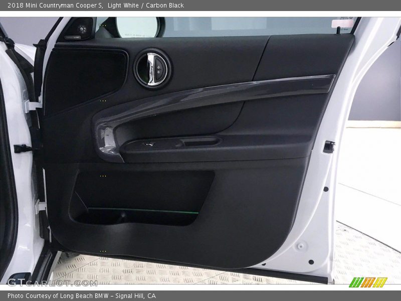 Light White / Carbon Black 2018 Mini Countryman Cooper S