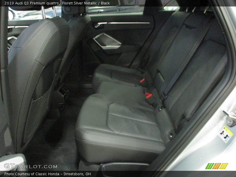 Florett Silver Metallic / Black 2019 Audi Q3 Premium quattro
