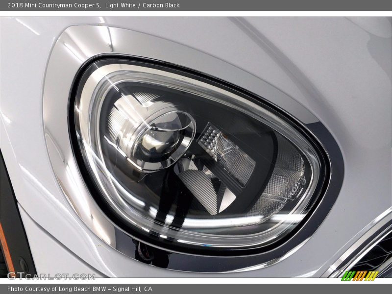 Light White / Carbon Black 2018 Mini Countryman Cooper S
