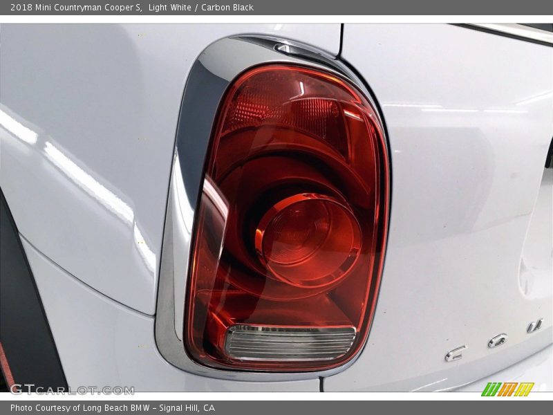 Light White / Carbon Black 2018 Mini Countryman Cooper S