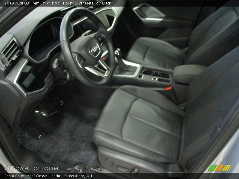 Florett Silver Metallic / Black 2019 Audi Q3 Premium quattro