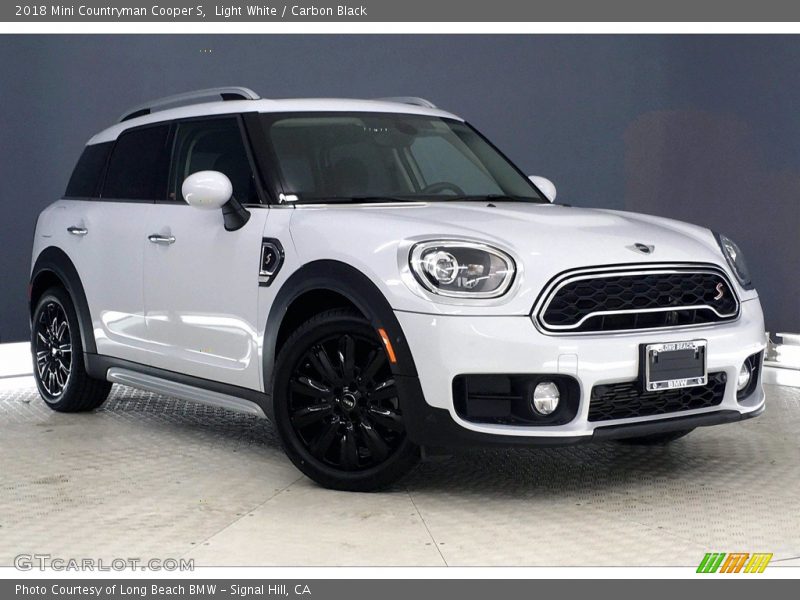 Light White / Carbon Black 2018 Mini Countryman Cooper S