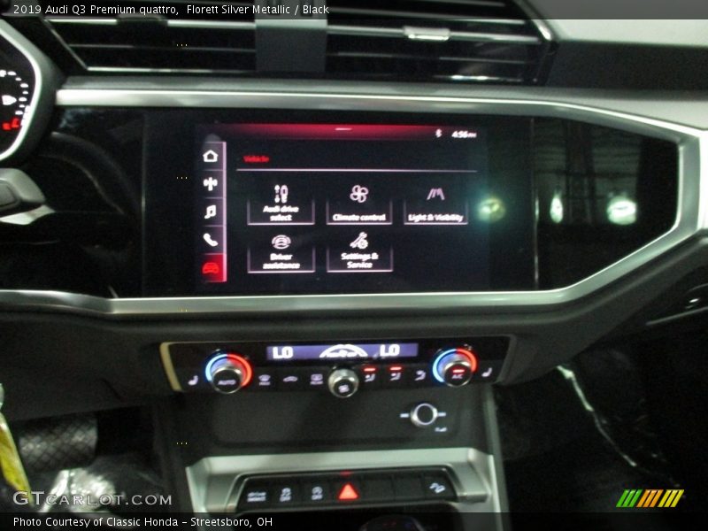 Florett Silver Metallic / Black 2019 Audi Q3 Premium quattro