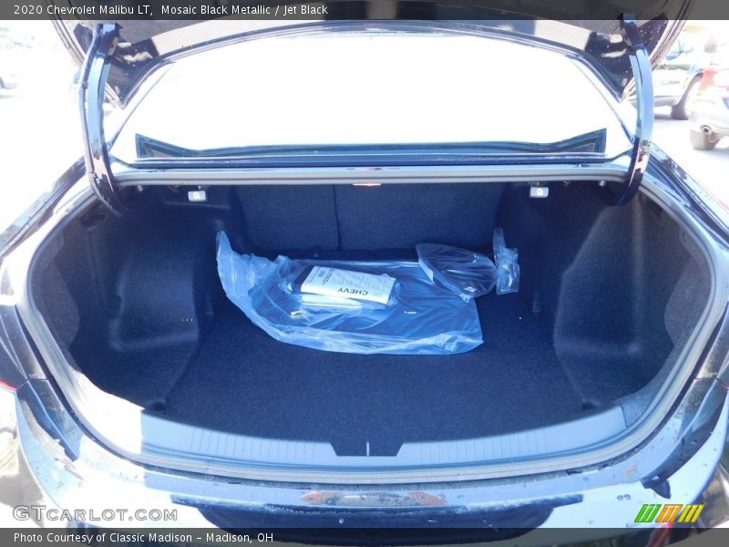 Mosaic Black Metallic / Jet Black 2020 Chevrolet Malibu LT