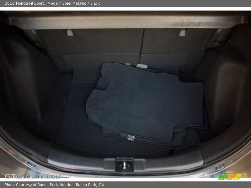 Modern Steel Metallic / Black 2018 Honda Fit Sport