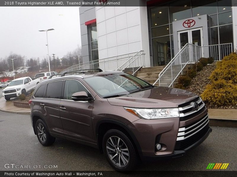 Toasted Walnut Pearl / Almond 2018 Toyota Highlander XLE AWD
