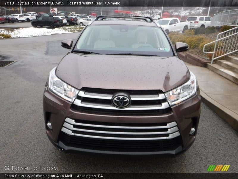 Toasted Walnut Pearl / Almond 2018 Toyota Highlander XLE AWD