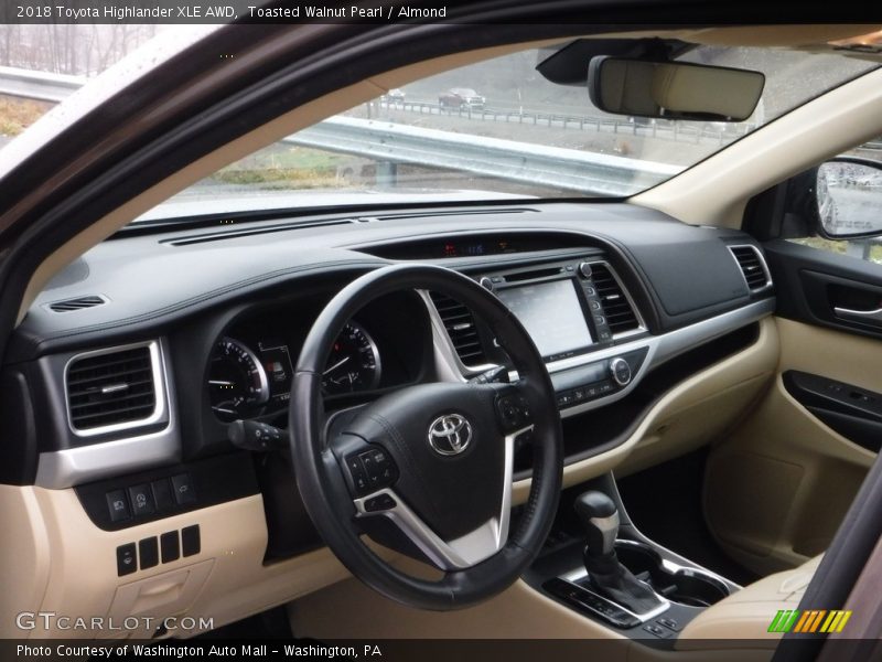 Toasted Walnut Pearl / Almond 2018 Toyota Highlander XLE AWD