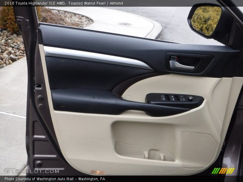 Toasted Walnut Pearl / Almond 2018 Toyota Highlander XLE AWD