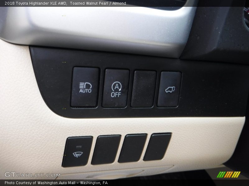 Toasted Walnut Pearl / Almond 2018 Toyota Highlander XLE AWD