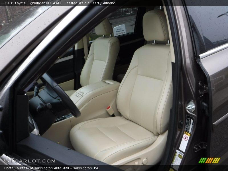 Toasted Walnut Pearl / Almond 2018 Toyota Highlander XLE AWD