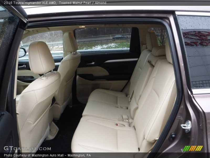 Toasted Walnut Pearl / Almond 2018 Toyota Highlander XLE AWD