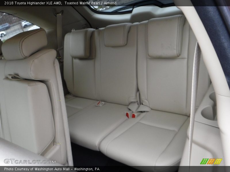 Toasted Walnut Pearl / Almond 2018 Toyota Highlander XLE AWD