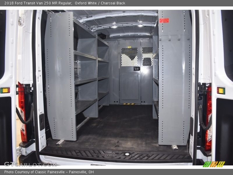 Oxford White / Charcoal Black 2018 Ford Transit Van 250 MR Regular