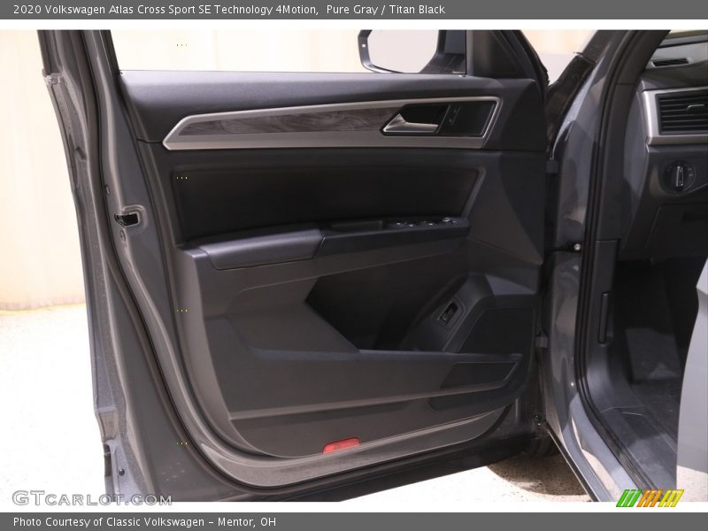 Pure Gray / Titan Black 2020 Volkswagen Atlas Cross Sport SE Technology 4Motion