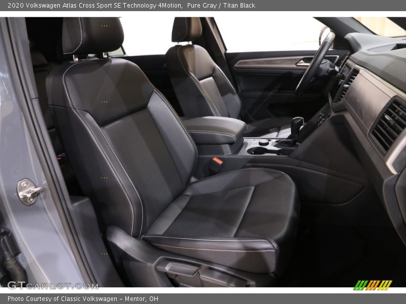 Pure Gray / Titan Black 2020 Volkswagen Atlas Cross Sport SE Technology 4Motion