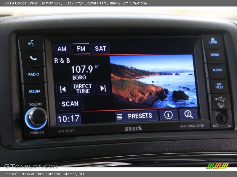 Black Onyx Crystal Pearl / Black/Light Graystone 2019 Dodge Grand Caravan SXT