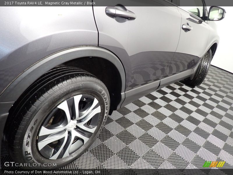 Magnetic Gray Metallic / Black 2017 Toyota RAV4 LE