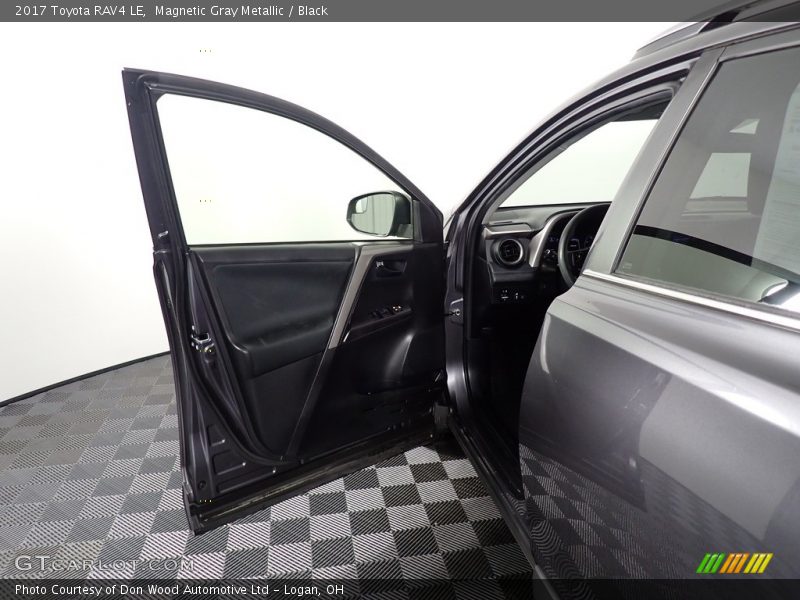 Magnetic Gray Metallic / Black 2017 Toyota RAV4 LE
