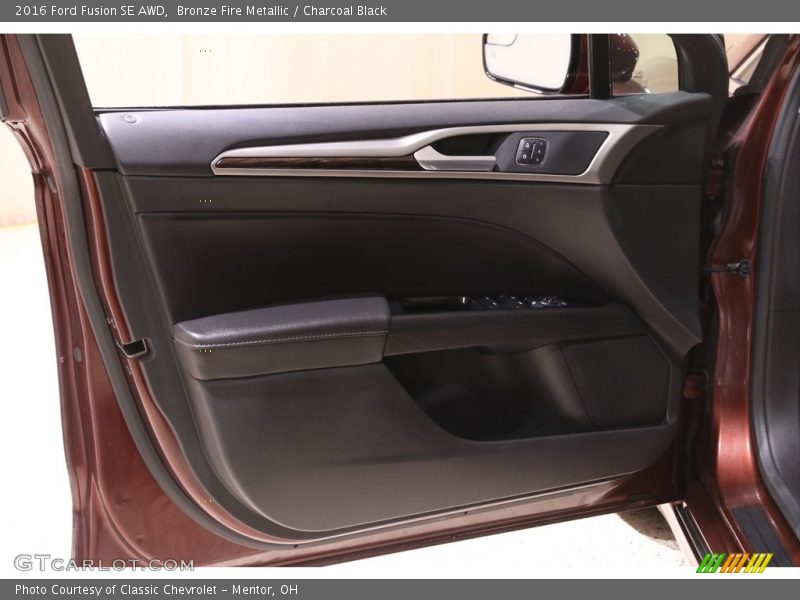 Bronze Fire Metallic / Charcoal Black 2016 Ford Fusion SE AWD