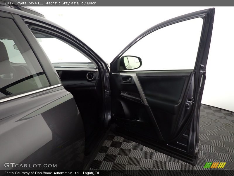 Magnetic Gray Metallic / Black 2017 Toyota RAV4 LE