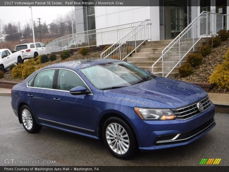 Reef Blue Metallic / Moonrock Gray 2017 Volkswagen Passat SE Sedan