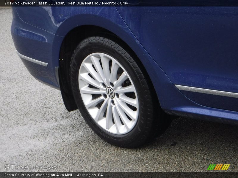 Reef Blue Metallic / Moonrock Gray 2017 Volkswagen Passat SE Sedan