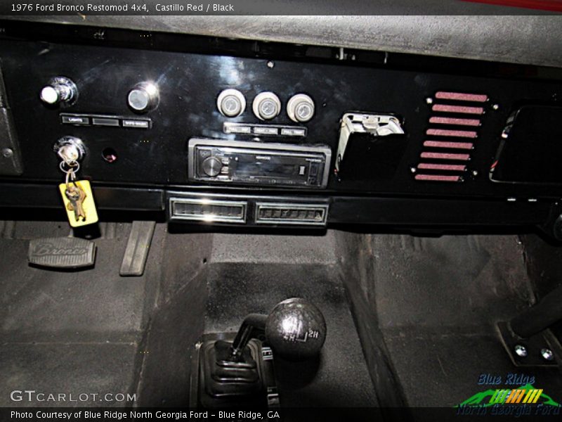 Castillo Red / Black 1976 Ford Bronco Restomod 4x4