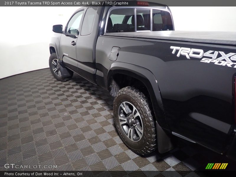 Black / TRD Graphite 2017 Toyota Tacoma TRD Sport Access Cab 4x4