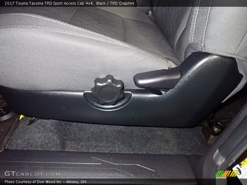 Black / TRD Graphite 2017 Toyota Tacoma TRD Sport Access Cab 4x4
