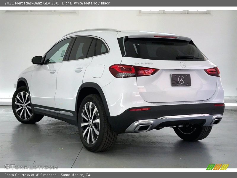 Digital White Metallic / Black 2021 Mercedes-Benz GLA 250