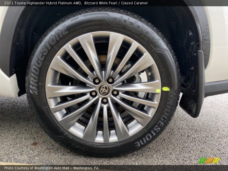 Blizzard White Pearl / Glazed Caramel 2021 Toyota Highlander Hybrid Platinum AWD