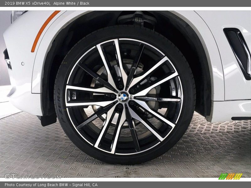 Alpine White / Black 2019 BMW X5 xDrive40i