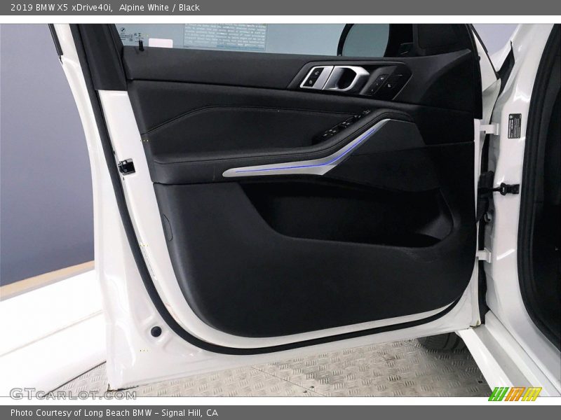 Alpine White / Black 2019 BMW X5 xDrive40i