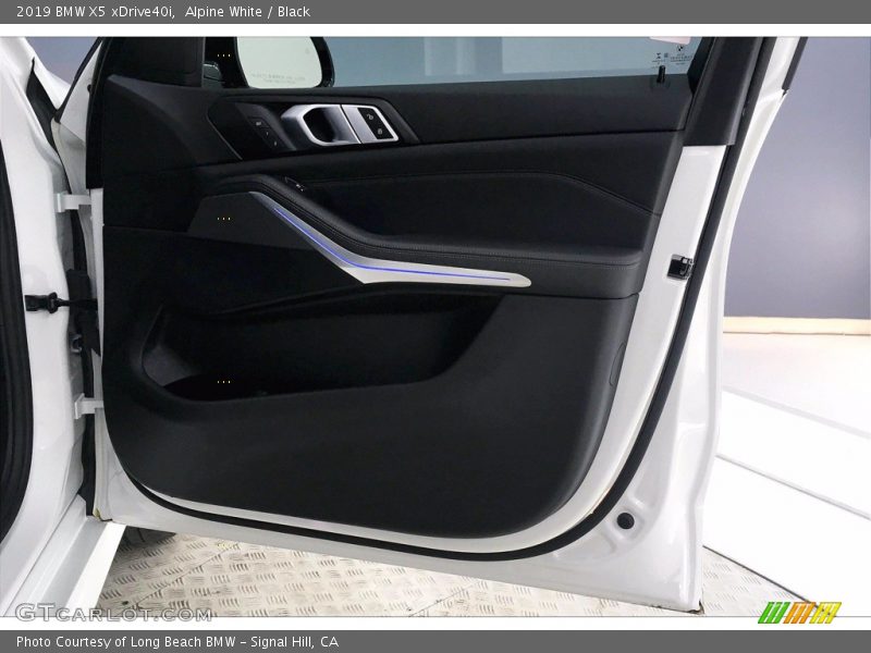 Alpine White / Black 2019 BMW X5 xDrive40i