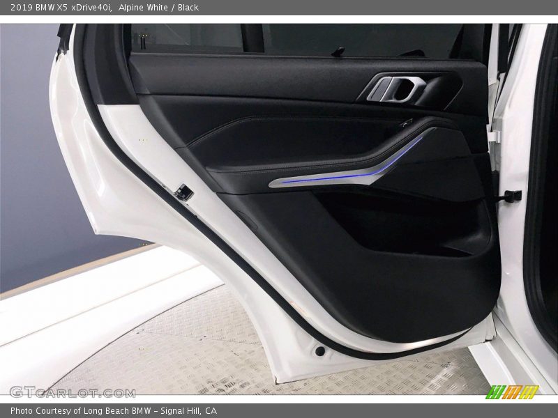 Alpine White / Black 2019 BMW X5 xDrive40i