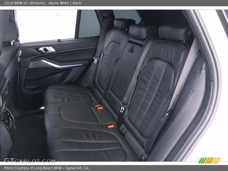 Alpine White / Black 2019 BMW X5 xDrive40i