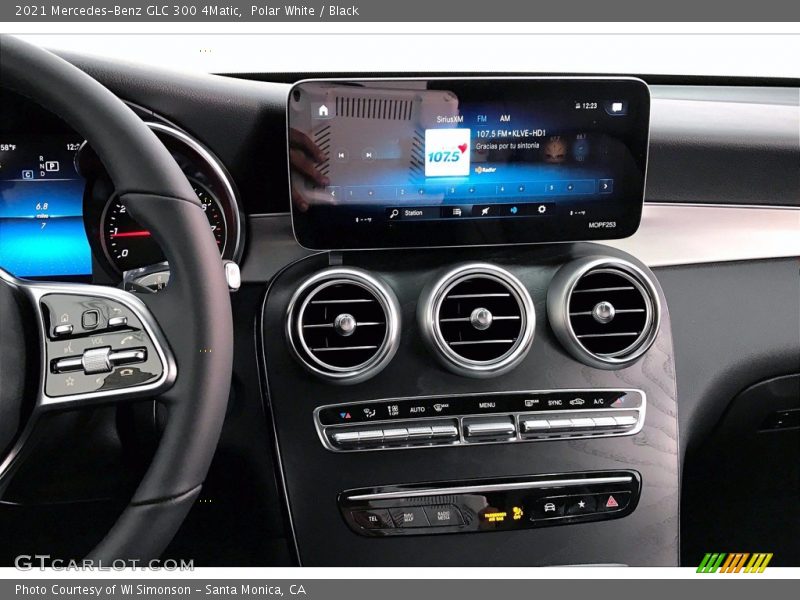 Polar White / Black 2021 Mercedes-Benz GLC 300 4Matic