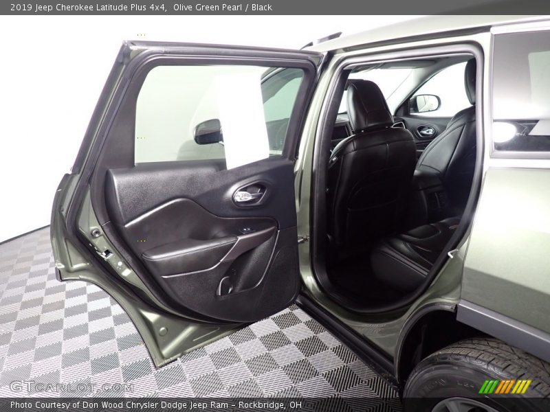 Olive Green Pearl / Black 2019 Jeep Cherokee Latitude Plus 4x4