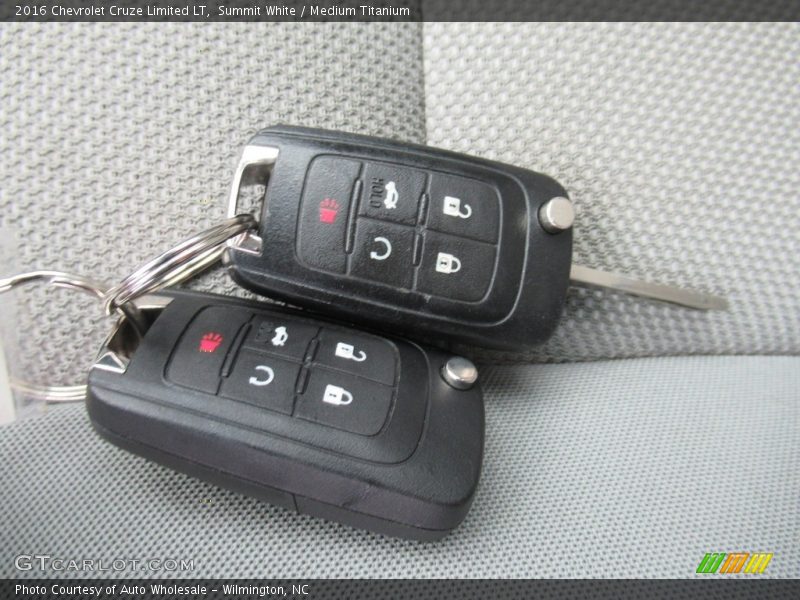 Summit White / Medium Titanium 2016 Chevrolet Cruze Limited LT