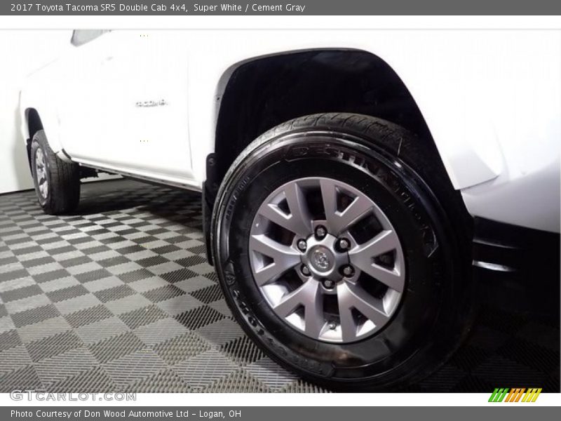 Super White / Cement Gray 2017 Toyota Tacoma SR5 Double Cab 4x4