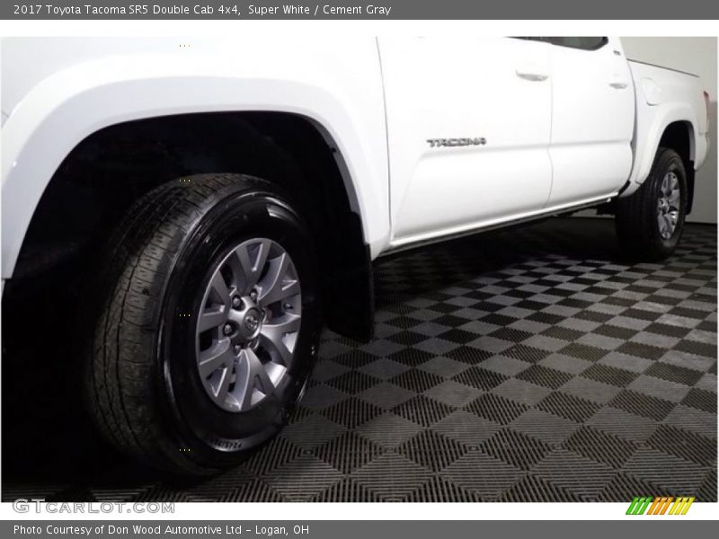 Super White / Cement Gray 2017 Toyota Tacoma SR5 Double Cab 4x4