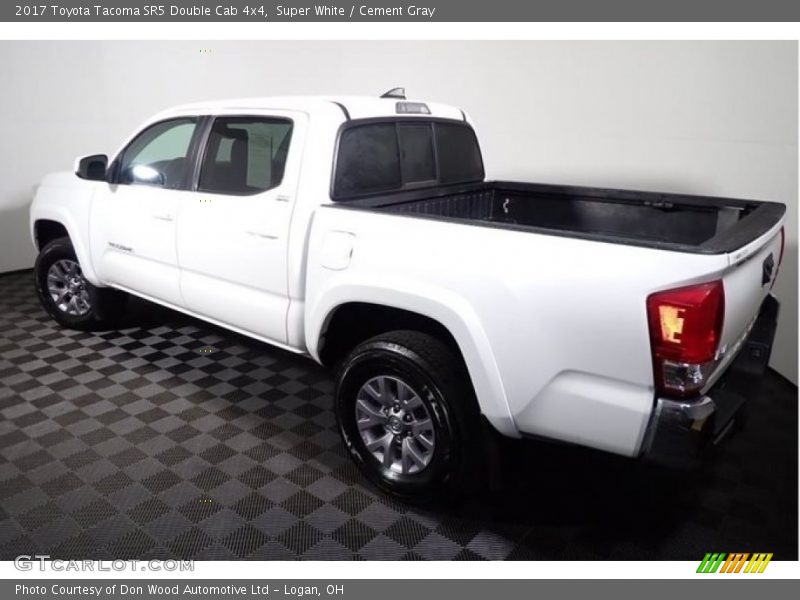 Super White / Cement Gray 2017 Toyota Tacoma SR5 Double Cab 4x4