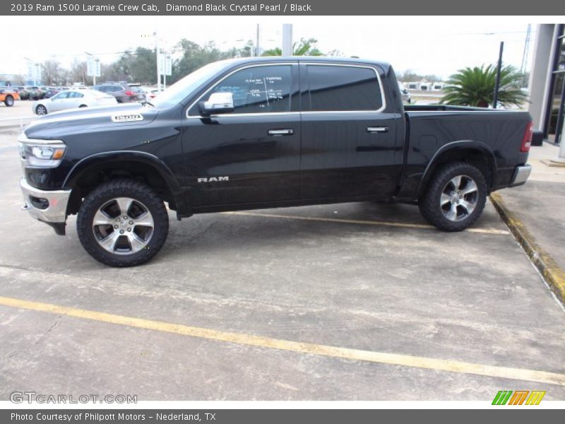 Diamond Black Crystal Pearl / Black 2019 Ram 1500 Laramie Crew Cab