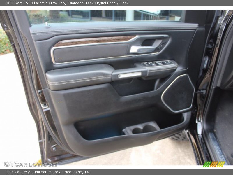 Diamond Black Crystal Pearl / Black 2019 Ram 1500 Laramie Crew Cab
